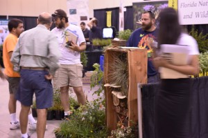 Things got fast & furious on the floor between classes. Exhibitors we talked to on Friday were happy. Even old Sandhill Growers finally sold some plants. Hooray. 